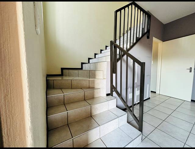 2 BEDROOM APARTMENT FOR SALE IN WILGEHEUWEL
